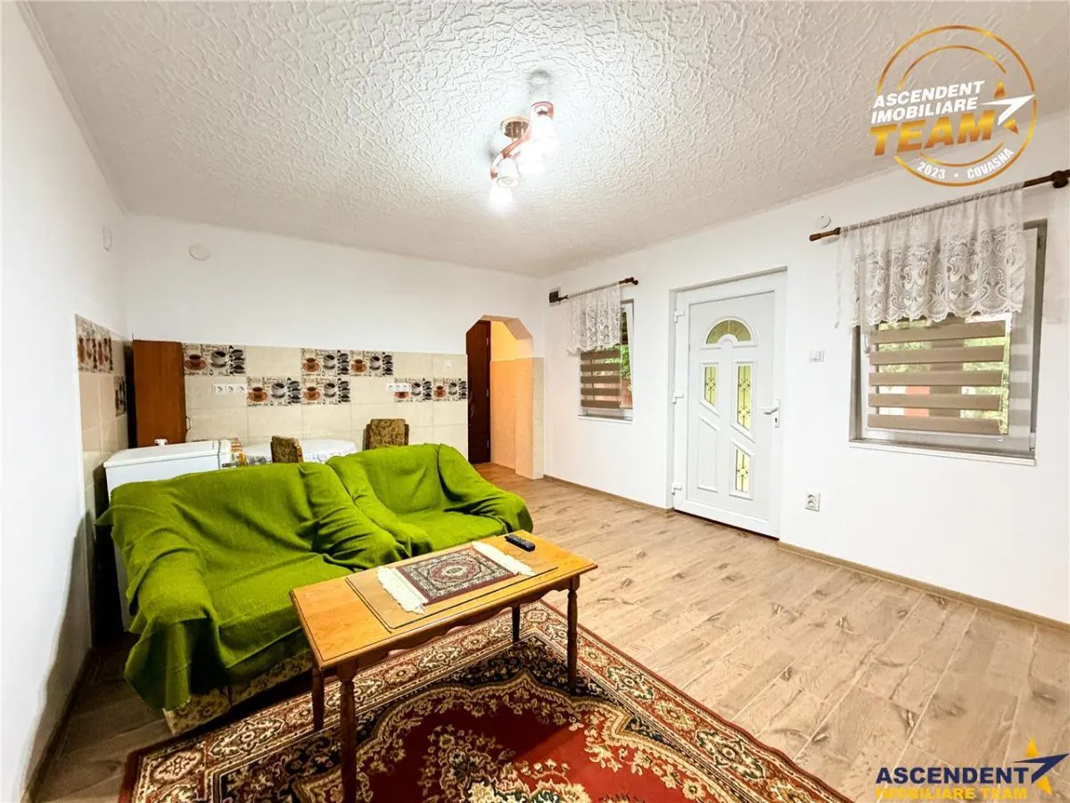 Casa cu teren generos de 1.315 mp, bucatarie de vara complet renovata si acces din doua strazi â€“ Cernat, jud. Covasna - foto 2