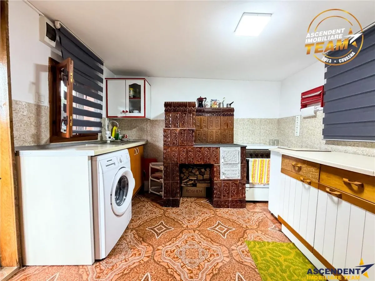Casa cu teren generos de 1.315 mp, bucatarie de vara complet renovata si acces din doua strazi â€“ Cernat, jud. Covasna - foto 12