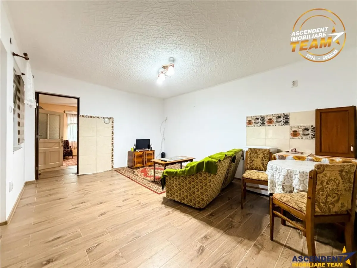 Casa cu teren generos de 1.315 mp, bucatarie de vara complet renovata si acces din doua strazi â€“ Cernat, jud. Covasna - foto 4