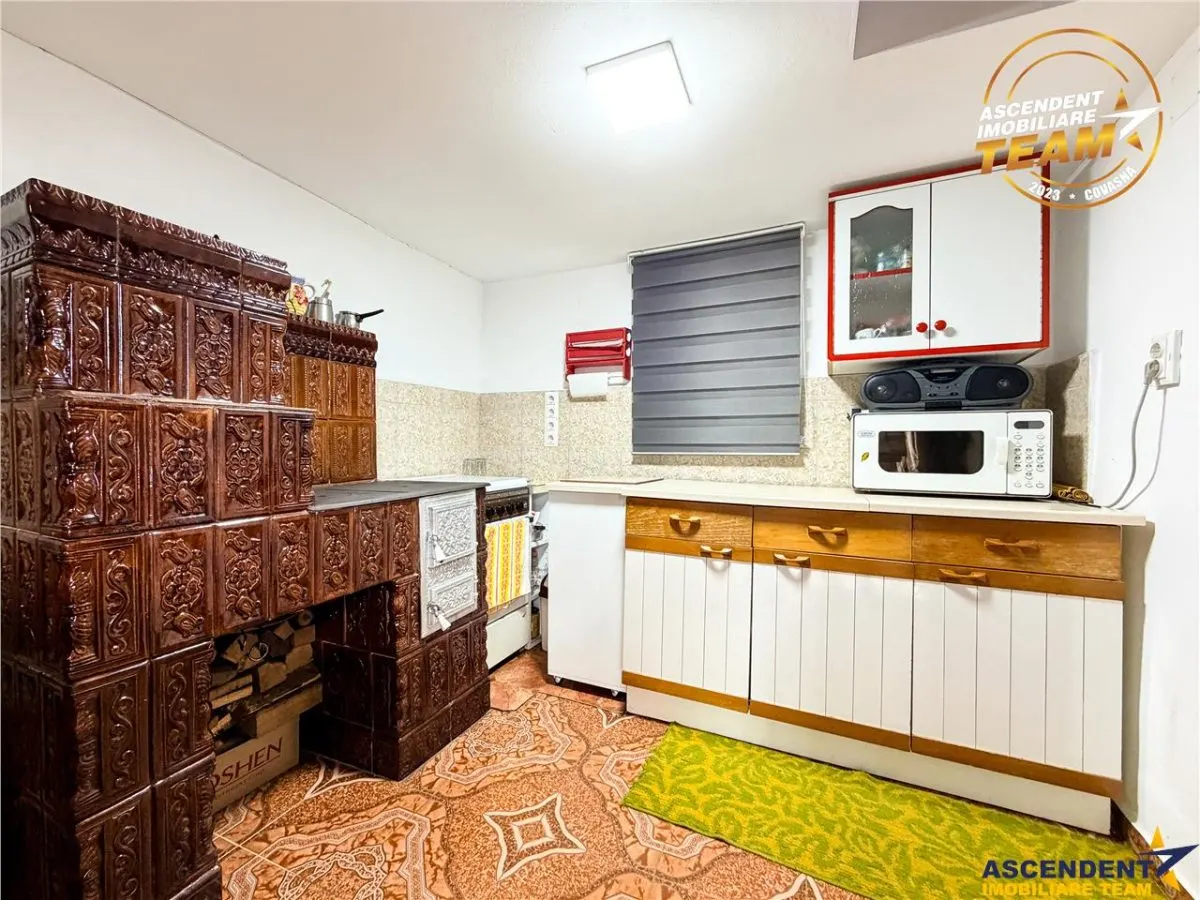 Casa cu teren generos de 1.315 mp, bucatarie de vara complet renovata si acces din doua strazi â€“ Cernat, jud. Covasna - foto 5