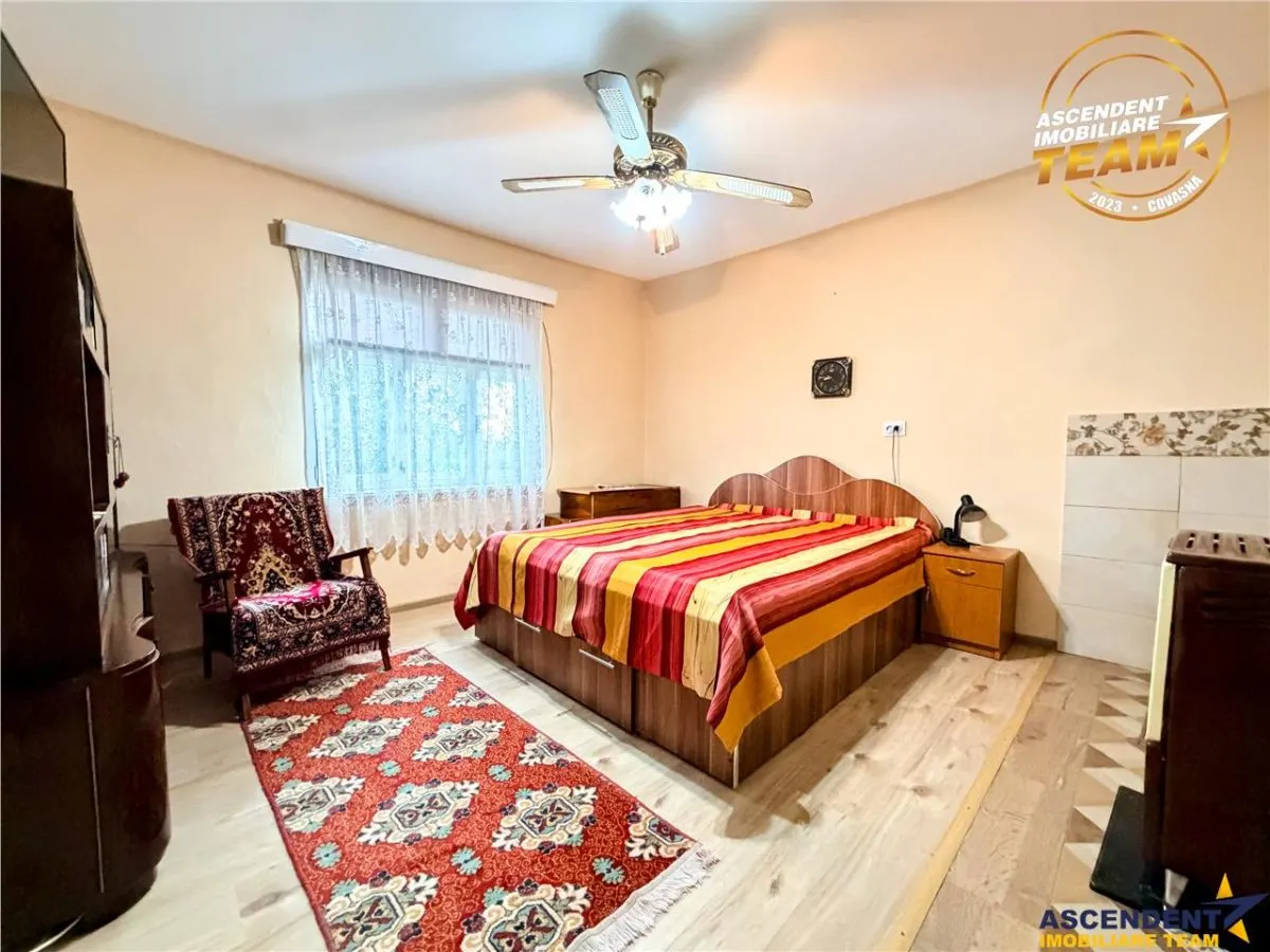 Casa cu teren generos de 1.315 mp, bucatarie de vara complet renovata si acces din doua strazi â€“ Cernat, jud. Covasna - foto 6