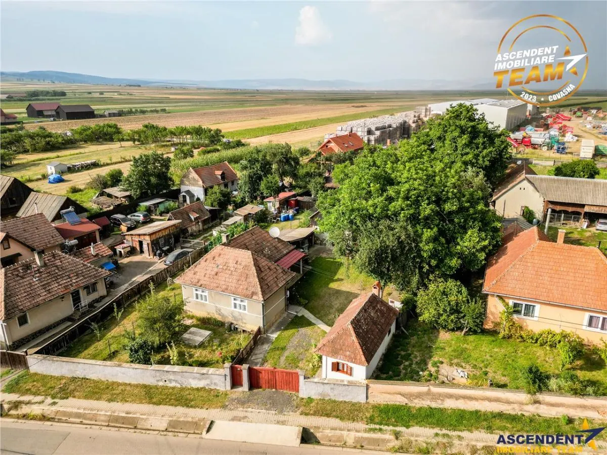 Casa cu teren generos de 1.315 mp, bucatarie de vara complet renovata si acces din doua strazi â€“ Cernat, jud. Covasna - foto 7