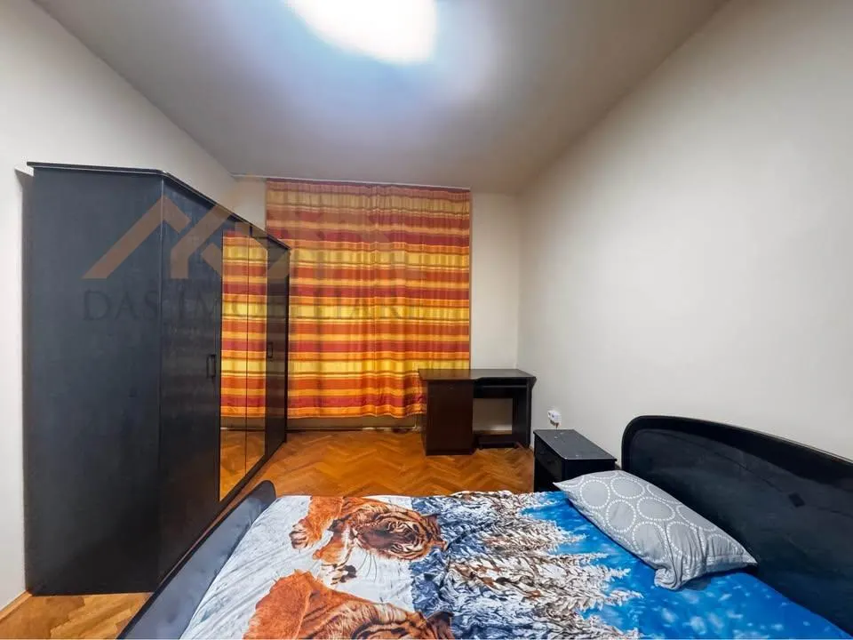 Central, zona liceului Eminescu, apartamet 2 camere decomandat - foto 1