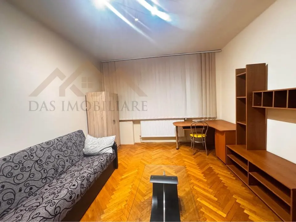 Central, zona liceului Eminescu, apartamet 2 camere decomandat - foto 2