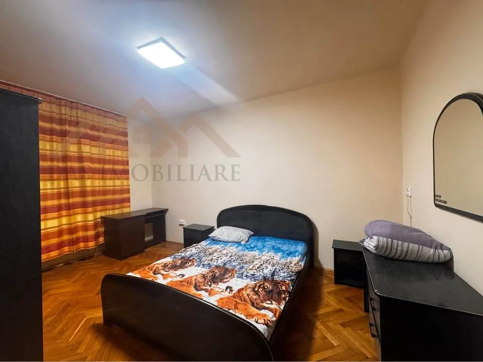 Central, zona liceului Eminescu, apartamet 2 camere decomandat - foto 7