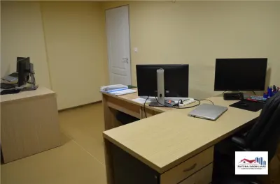 Spatiu pentru Birouri 2 Camere de Vanzare Zona Centrala - foto 2