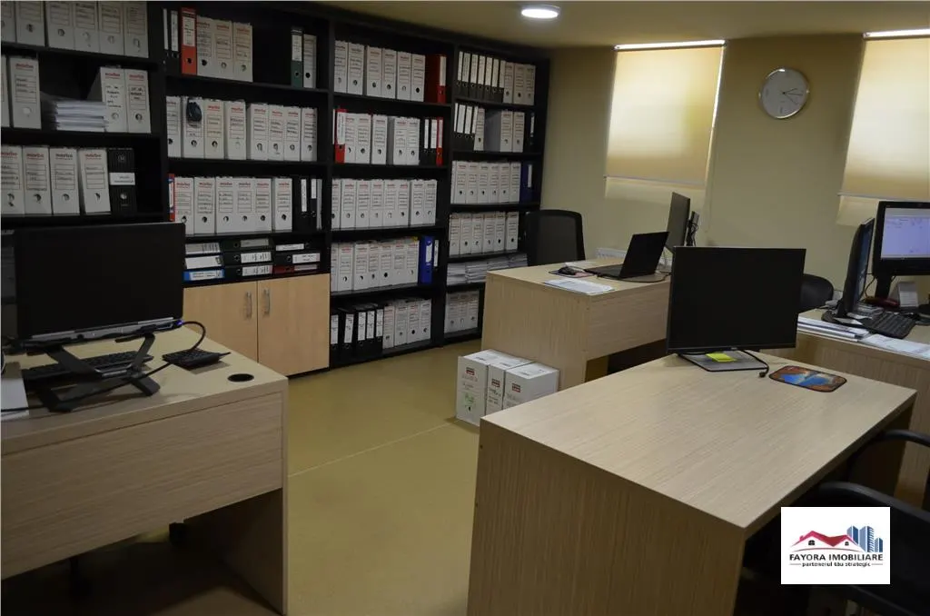 Spatiu pentru Birouri 2 Camere de Vanzare Zona Centrala - foto 4