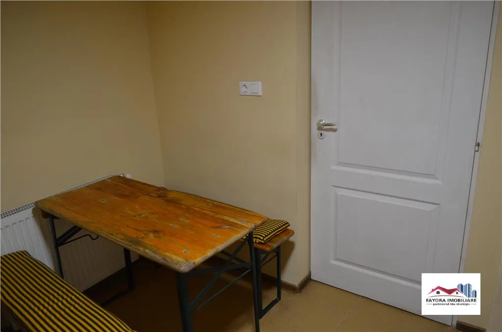 Spatiu pentru Birouri 2 Camere de Vanzare Zona Centrala - foto 8