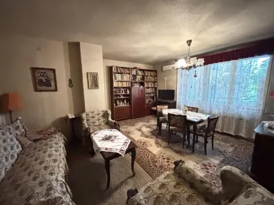 Vânzare apartament 2 camere | ultracentral | Bd Magheru - Piata Romană | etaj 3/9 | vedere spate | 57 mp utili | la 50 m de metrou Piața Romană - Bucuresti