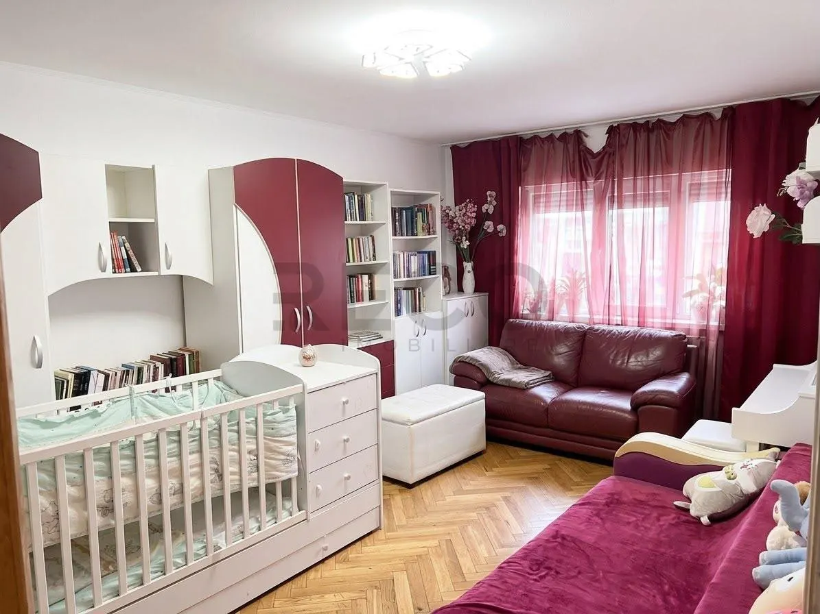 RECO Apartament spatios cu 3 camere - zona Decebal - foto 1
