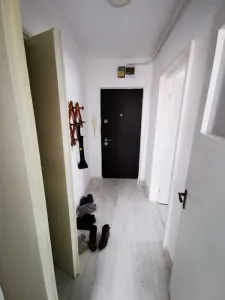 Apartament 2 camere etaj intermediar zona Vlahuta - foto 5
