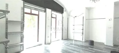 Spatiu comercial renovat cu vitrina - Ultracentral - Timisoara
