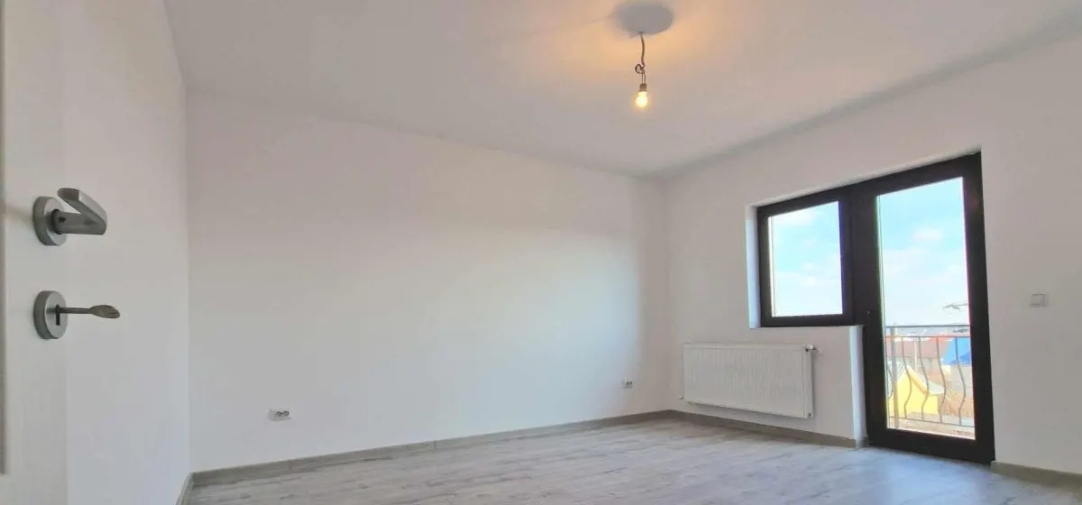 Cartier Editurii Apartament  3 camere D curte 55 mp  Lunca Cetatuii - foto 4