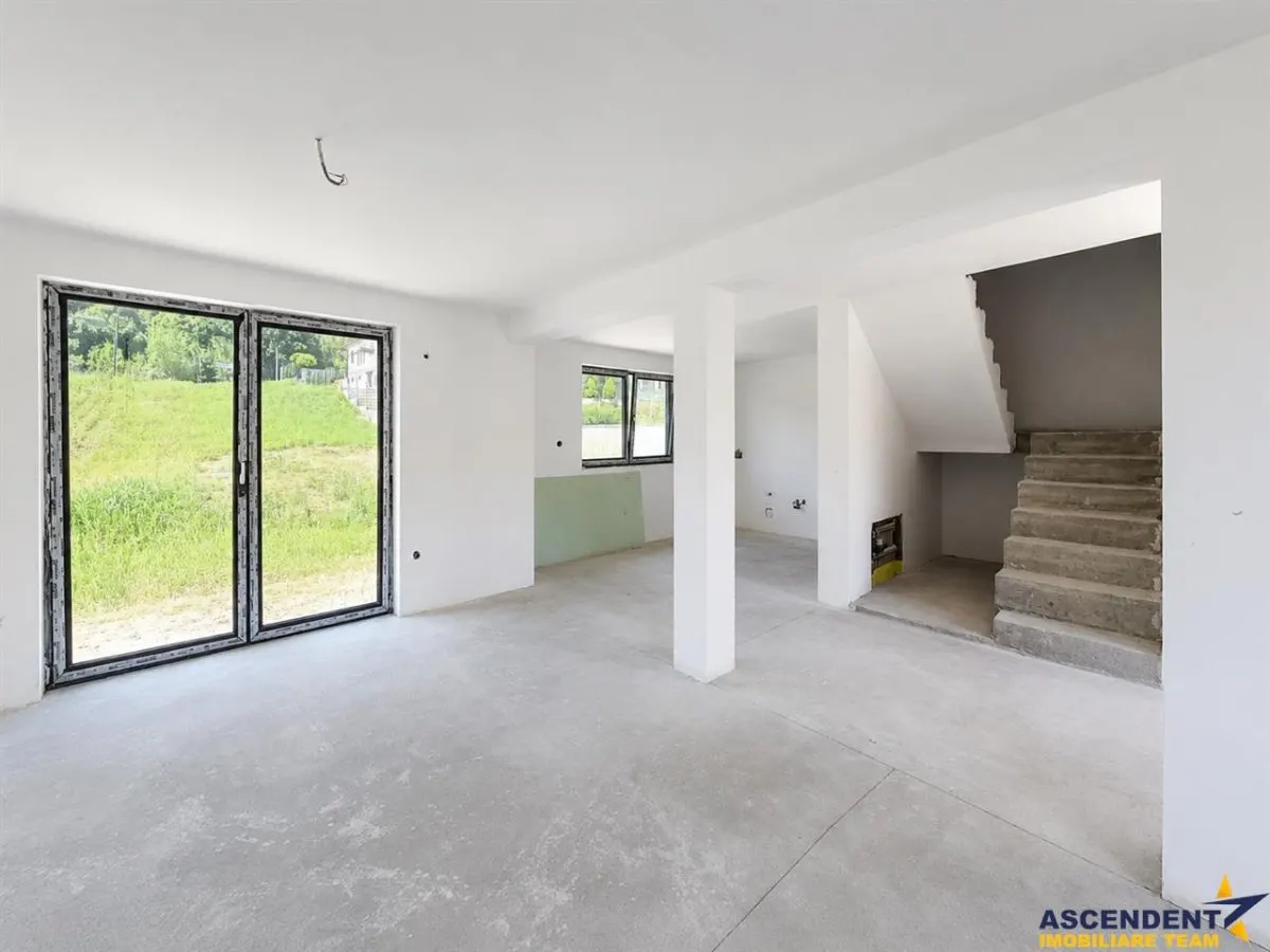 Casa moderna, structura P+1E, la rosu, Voiniceni - foto 2