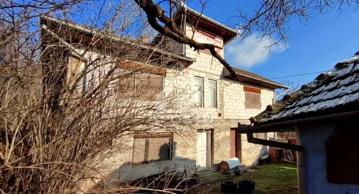 Casa 330 mp + teren 777 mp Sebis 9 camere ,vedere panoramica - foto 7