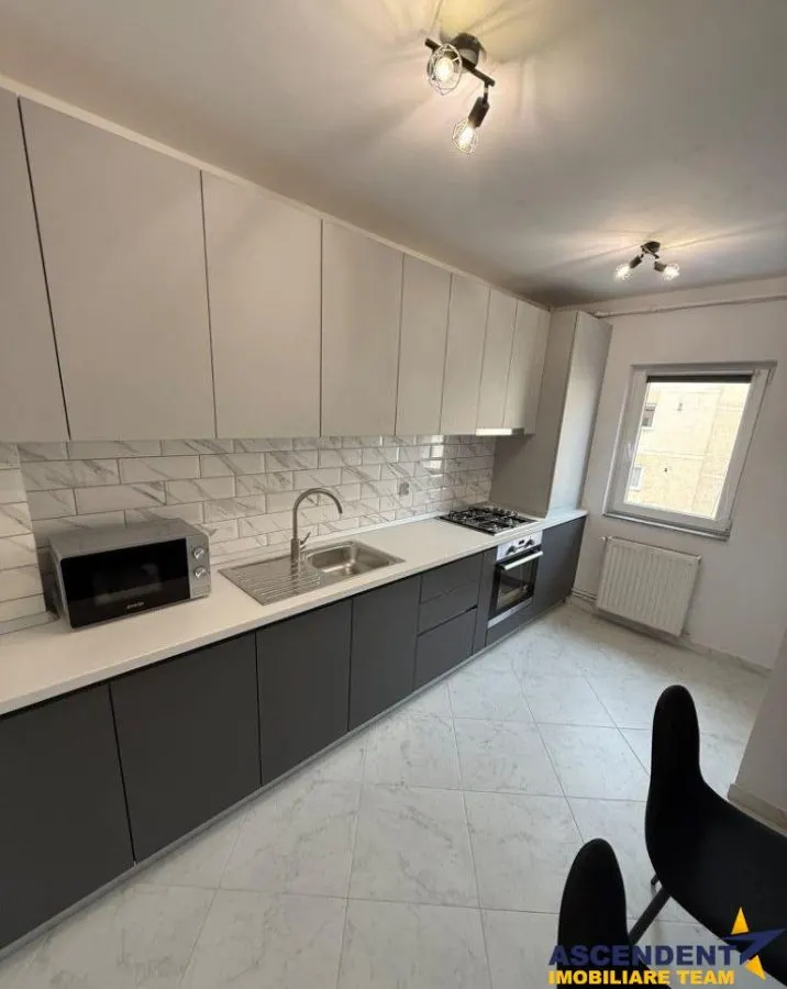 Apartament trei camere,Tractorul, Brasov - foto 2