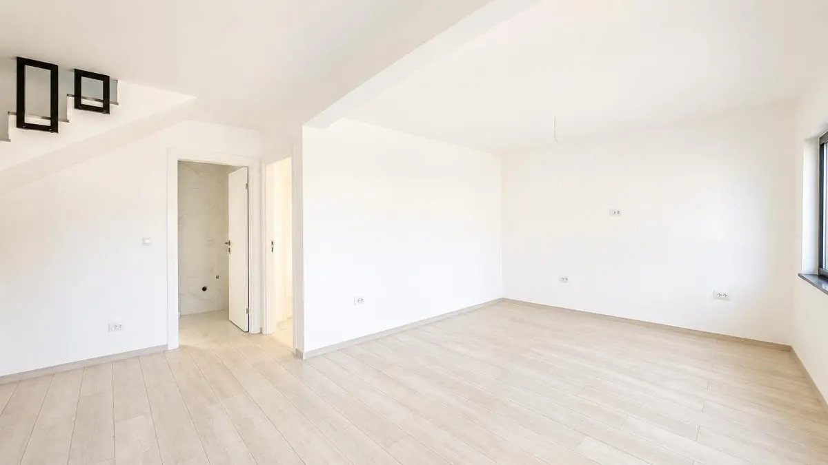 Capat CUG Vila moderna  4 camere 2 bai Lunca Cetatuii - foto 4