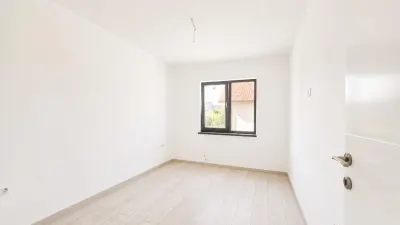 Capat CUG Vila moderna  4 camere 2 bai Lunca Cetatuii - foto 8