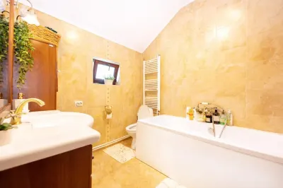 Vila single 4 camere  2 bai S =  193 mp + teren 500 mp Valea Lupului - foto 10