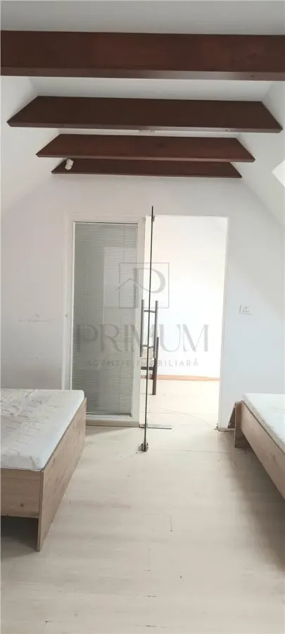 Spatiu birouri 2 camere la mansarda in cladire istorica - P - TA Unirii - foto 1