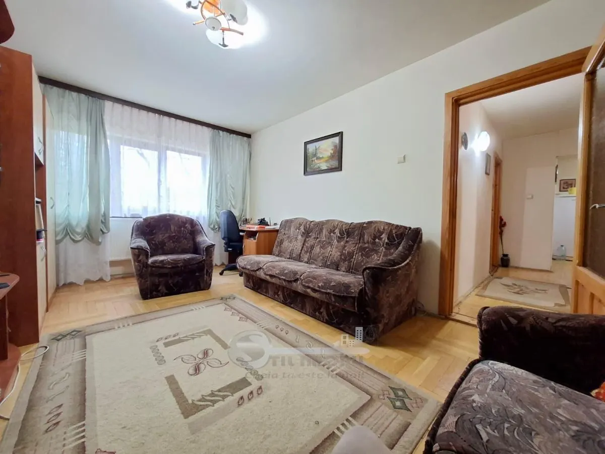 Apartament 3 camere decomandat, Nicolina, baie cu geam - foto 5