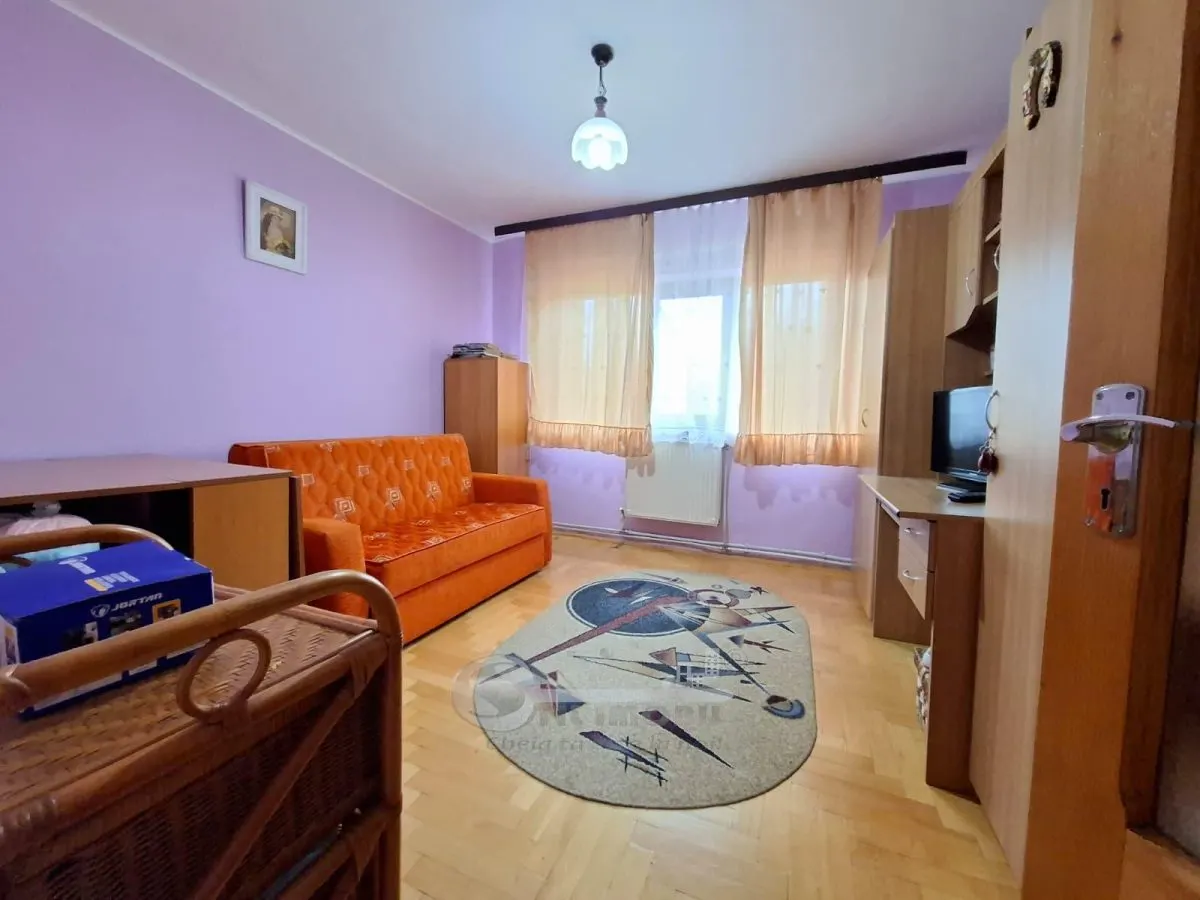 Apartament 3 camere decomandat, Nicolina, baie cu geam - foto 7