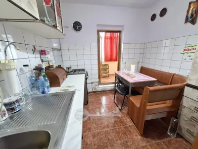 Apartament 3 camere decomandat, Nicolina, baie cu geam - foto 9