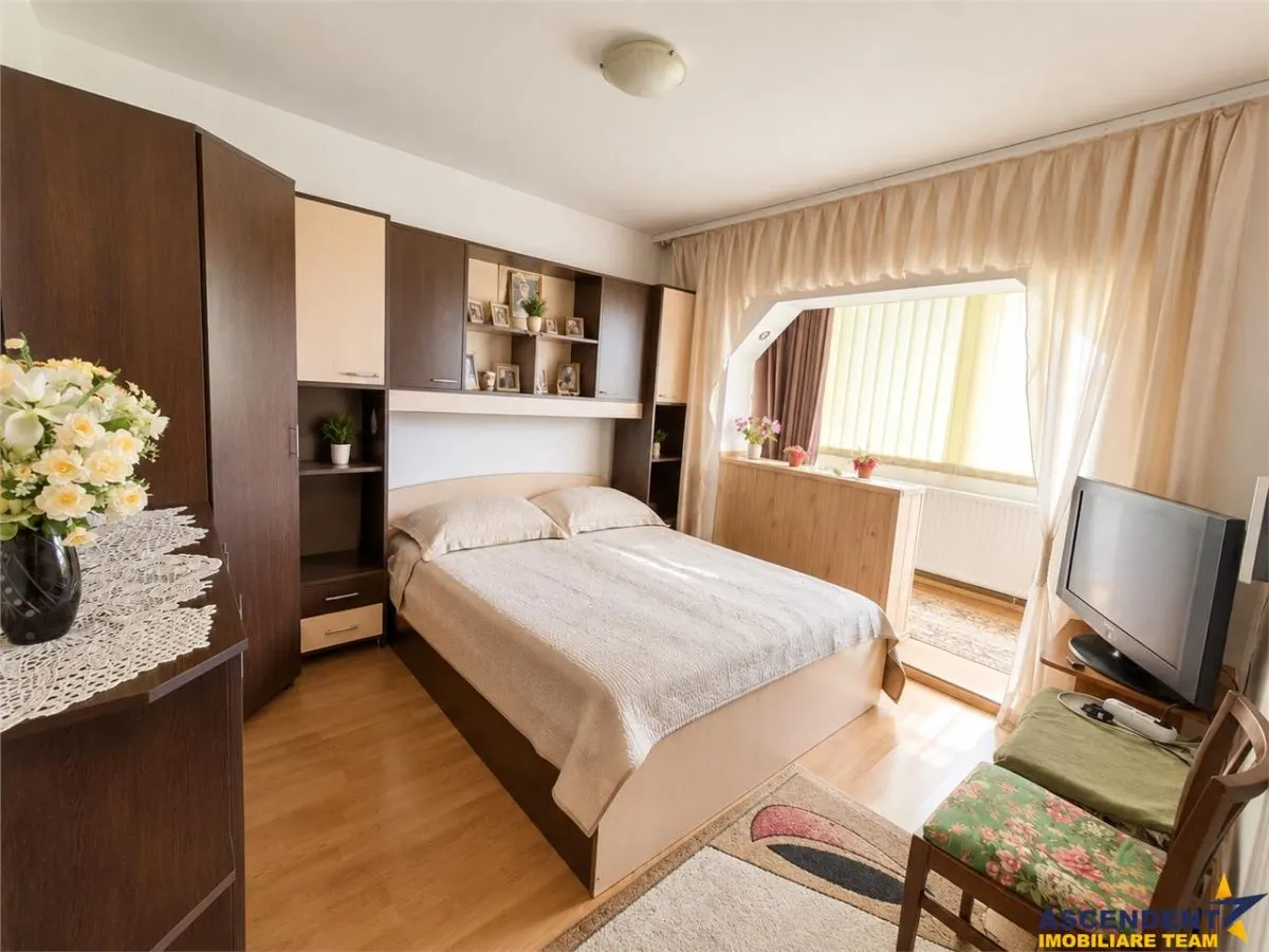Apartament 3 camere, decomandat, etaj1,  boxa 14 mp, 2 balcoane, Triaj, Brasov - foto 4