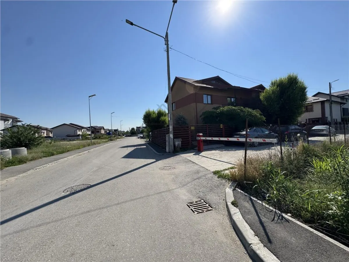 TEREN BRAGADIRU LEROY MERLIN - GLIEI 452 mp | Deschidere 20 m - foto 1