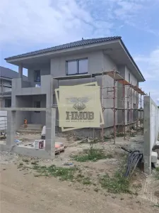 Casa individuala 5 camere 3 bai si terasa teren 530 - Selimbar