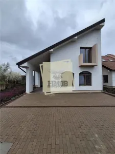 Casa rezidentiala generoasa cu 5 camere 3 bai  dressing  parcare - foto 2