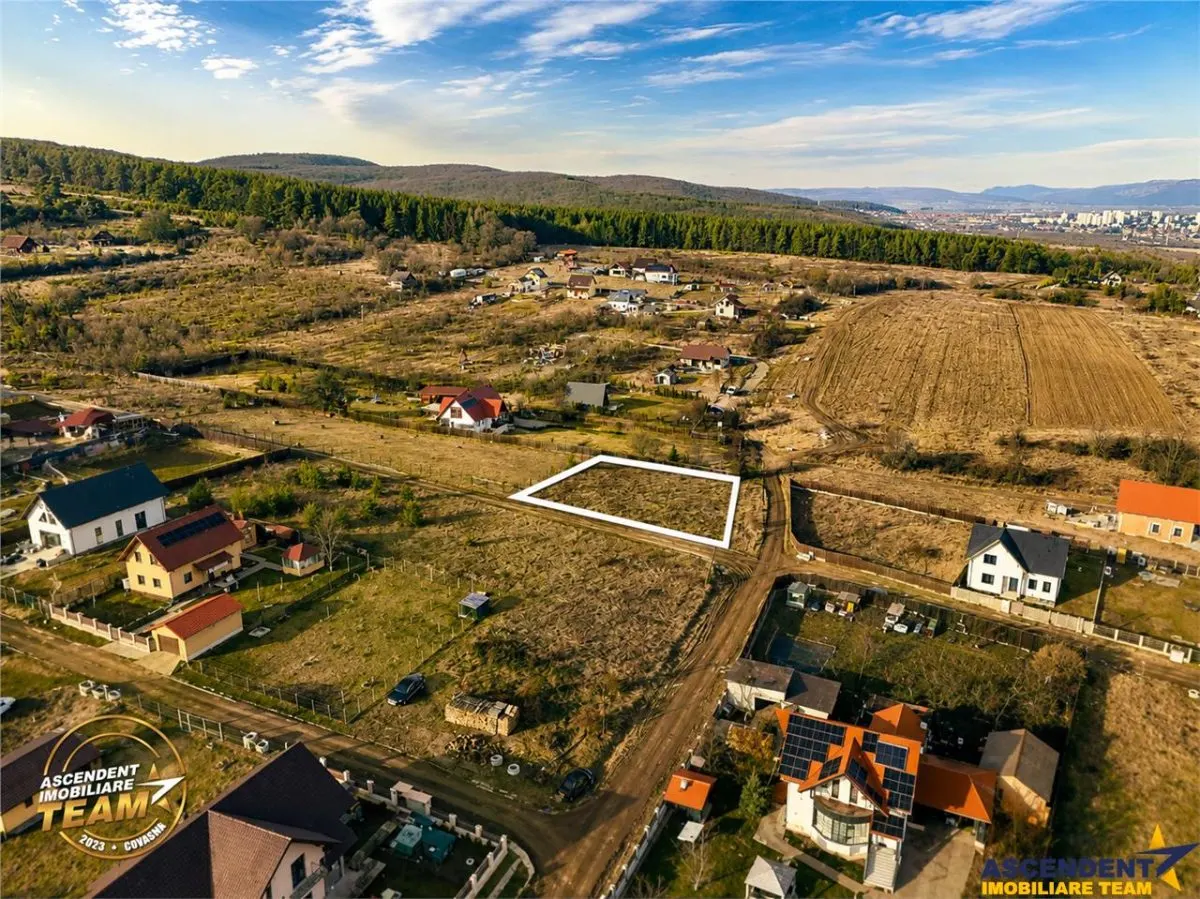 FILM!Teren intravilan cu priveliste, Sancraiu, Szalomer, Covasna - foto 1