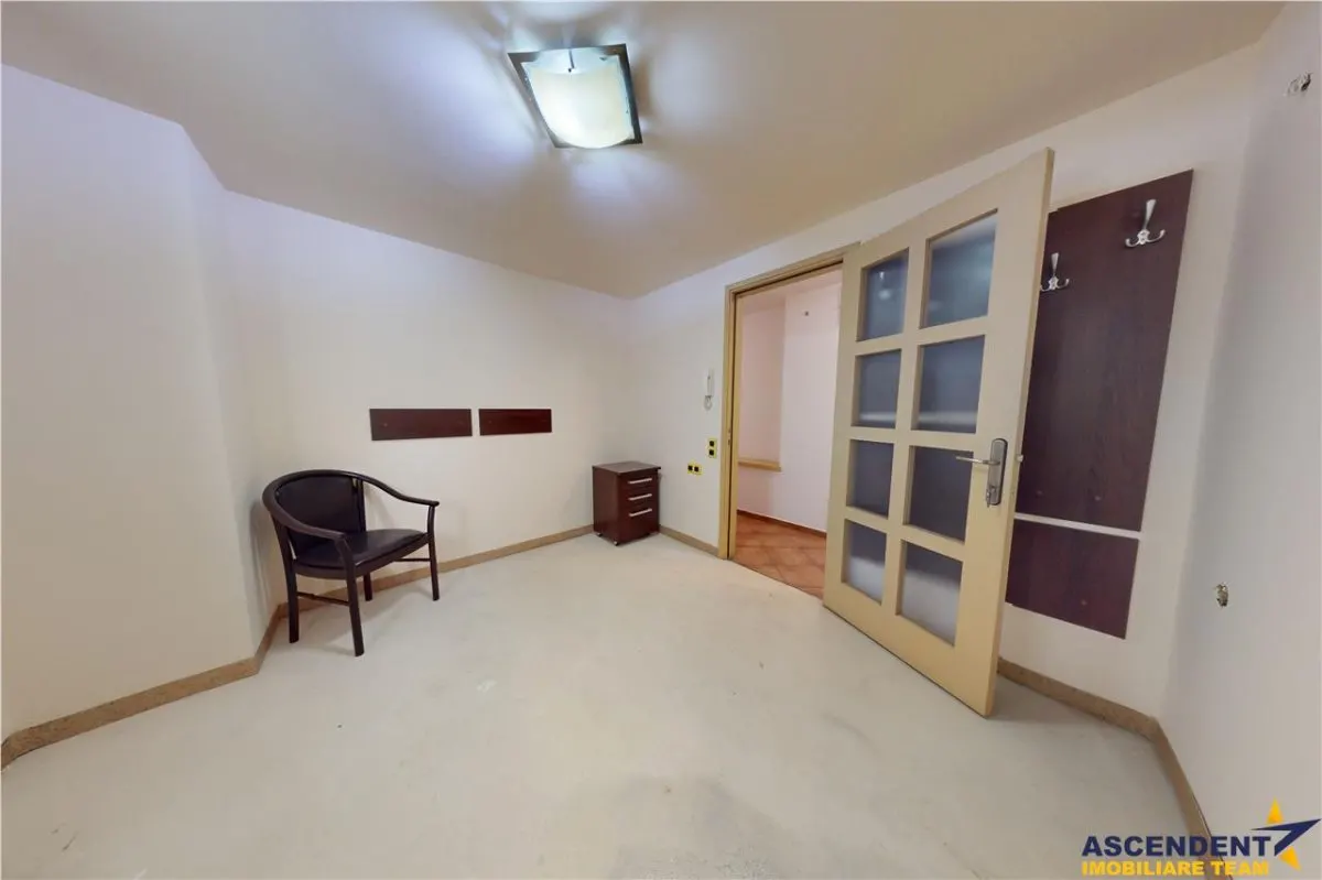 Volum arhitectural remarcabil:Rezidential/ Sediu firma,Clinica,Investitie,Centru Civic, Brasov - foto 18