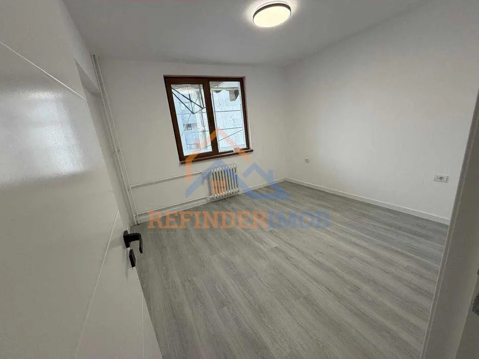 Apartament 3 camere Berceni zona Gradistea - foto 2