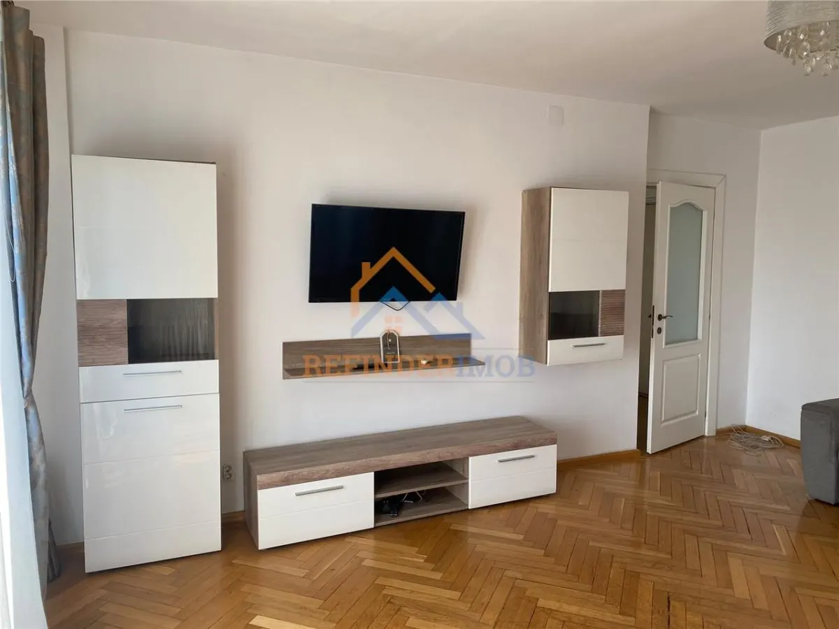 Garsonieră spațioasă și luminoasă  zona Stirbey Voda - Eroilor - foto 1