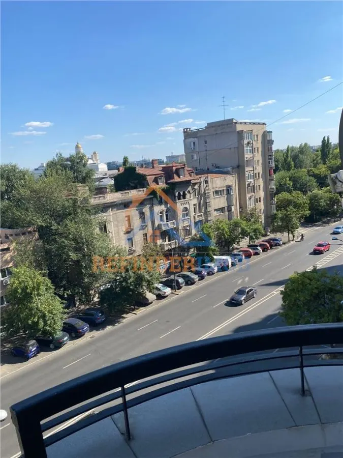 Garsonieră spațioasă și luminoasă  zona Stirbey Voda - Eroilor - foto 4