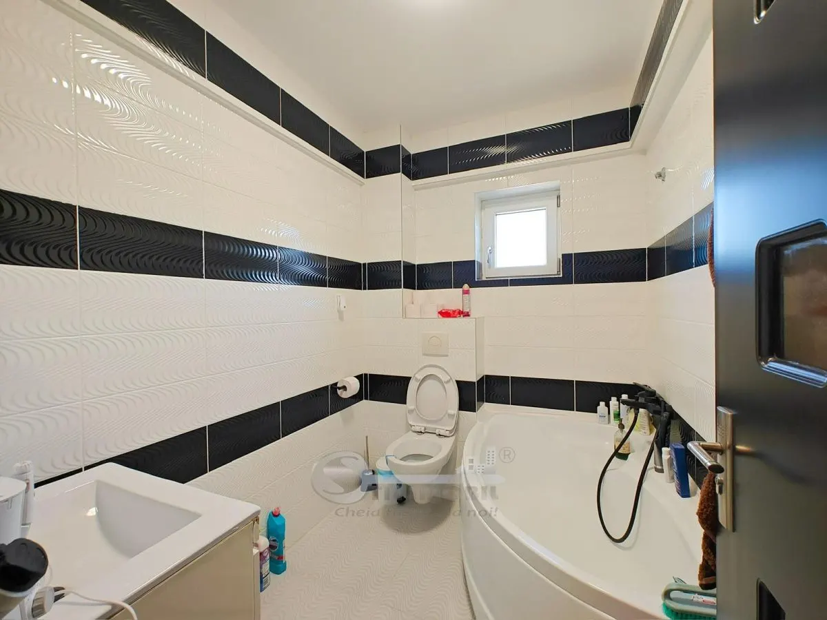 Apartament cu 2 camere, Bucium, mutare imediata - foto 9