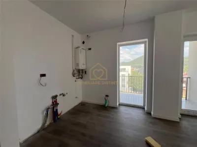 Garsoniera finisata si partial mobilata zona Horia - foto 7