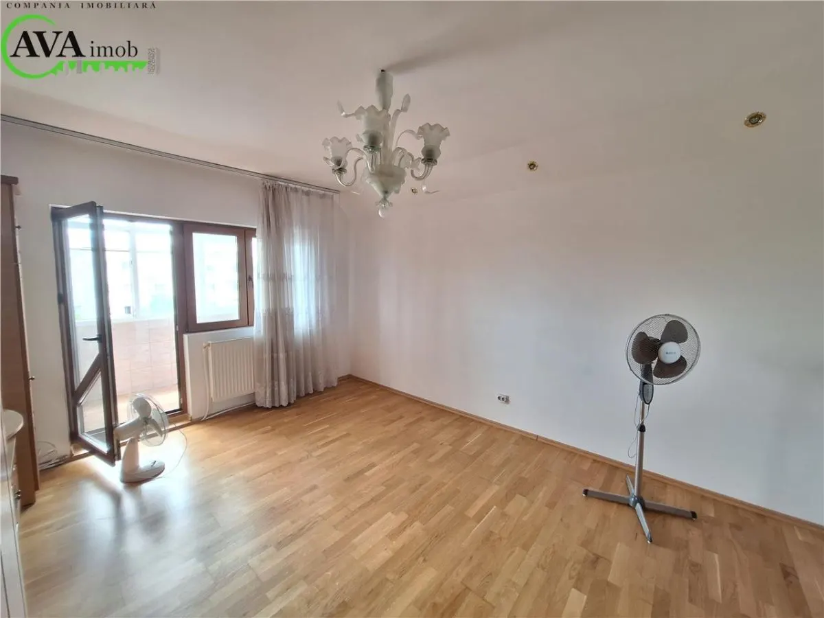 Apartament 2 camere decomandat ,nemobilata, zona Mioritei - foto 9