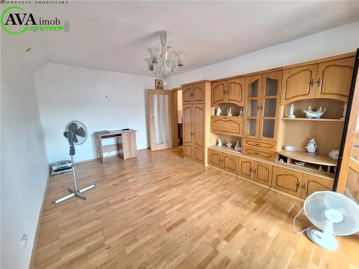 Apartament 2 camere decomandat ,nemobilata, zona Mioritei - foto 10