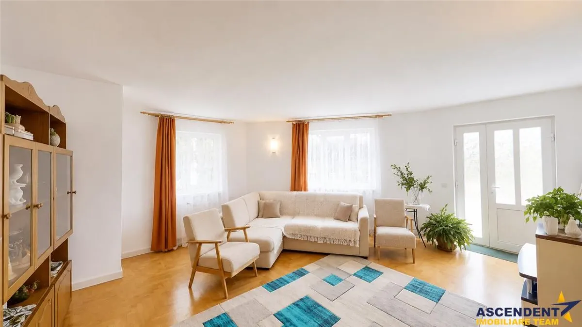 Casa cu 6 camere, 600 mp teren, pomi fructiferi, toate utilitatile, Stupini, Brasov - foto 2