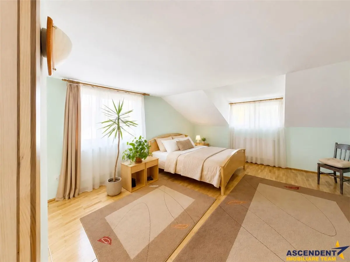 Casa cu 6 camere, 600 mp teren, pomi fructiferi, toate utilitatile, Stupini, Brasov - foto 14