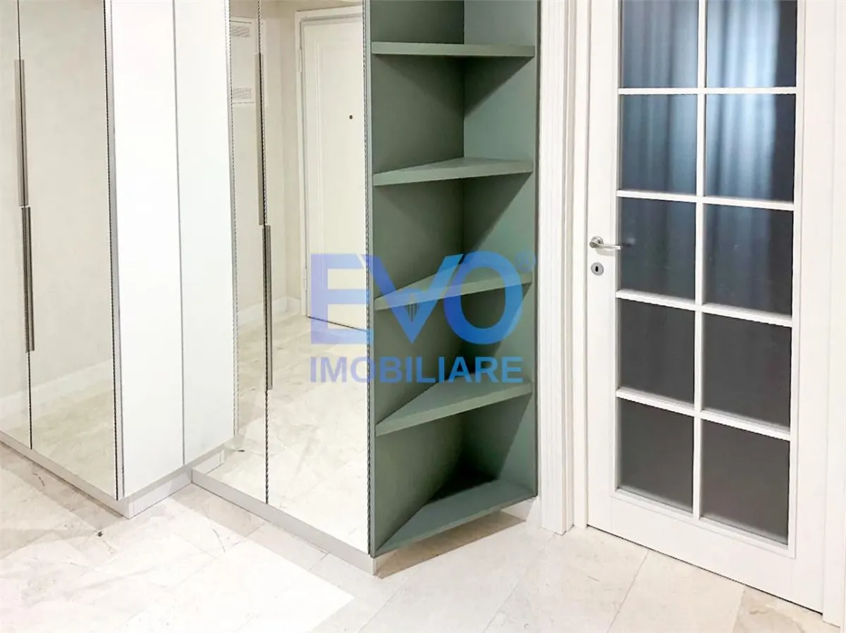 Apartament cu 2 camere, prima inchiriere, complex Royal Town Copou - foto 5