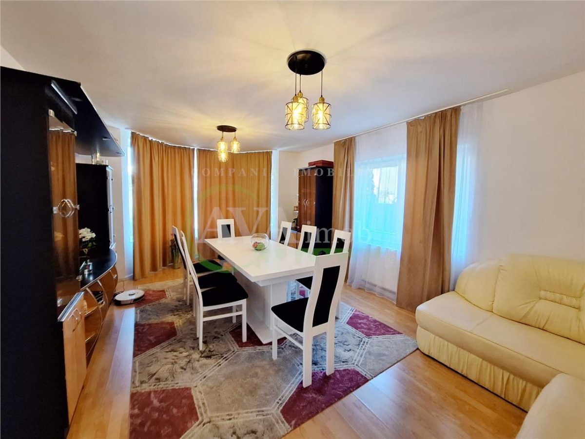 Casa 4 camere, 3 dormitoare, foisor si garaj | Teren 500 mpâ€“ Zona CFR - Bacau