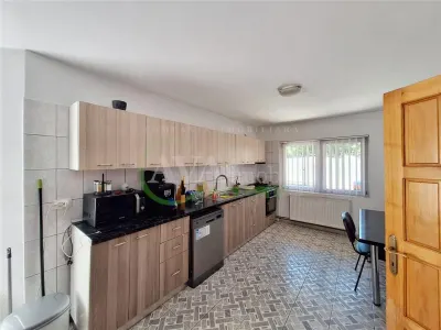 Casa 4 camere, 3 dormitoare, foisor si garaj | Teren 500 mp– Zona CFR - foto 2