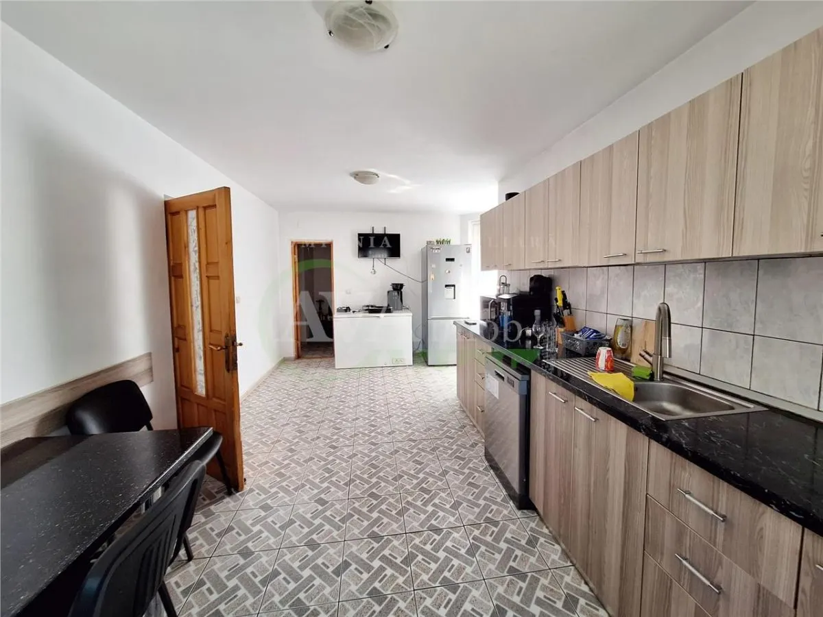 Casa 4 camere, 3 dormitoare, foisor si garaj | Teren 500 mp– Zona CFR - foto 3