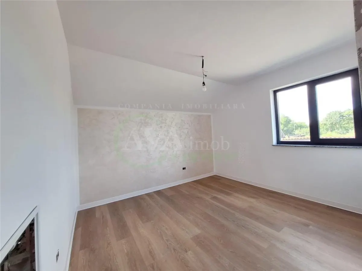 Vila noua din caramida, 130 mp utili – Teren 430 mp | Semineu- Zona Ura - foto 12