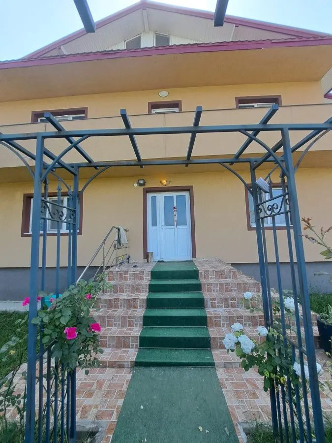 Casa/Vila Bucium - 1700 euro - foto 2