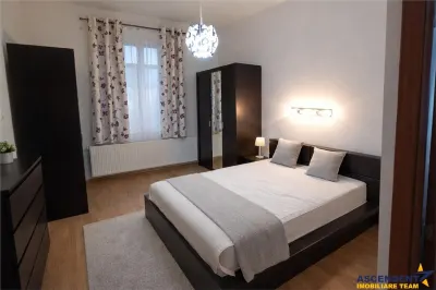Rezidenta 4 camere,in farmec istoric, vedere Tampa,cu beci si pod,Centrul Istoric Brasov - foto 2