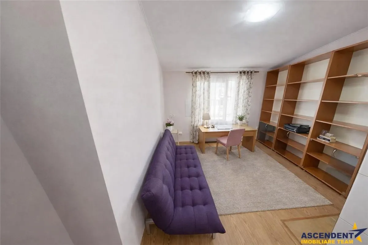 Rezidenta 4 camere,in farmec istoric, vedere Tampa,cu beci si pod,Centrul Istoric Brasov - foto 3